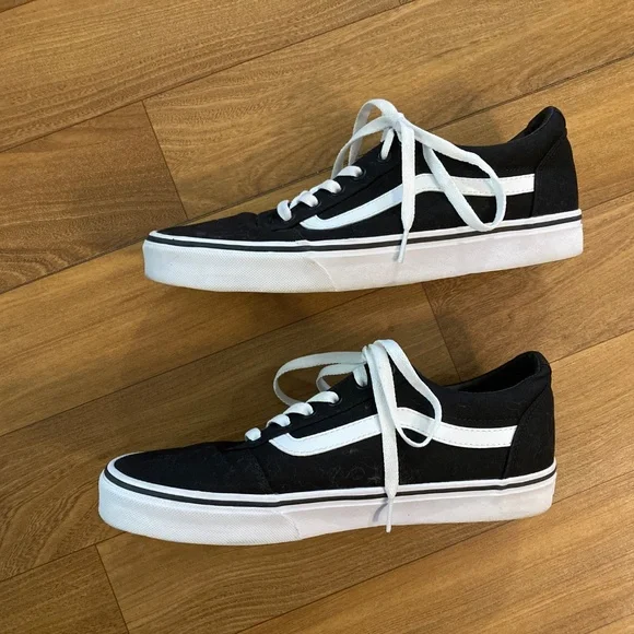 Vans Womens 10.5 Classic Black Canvas Low Top Lace Up Old Skool Skate Sneakers - Picture 2 of 11